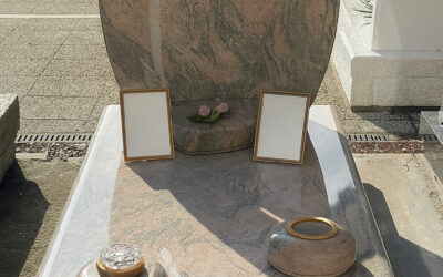 Monumento funebre in granito Jouparaná Africa